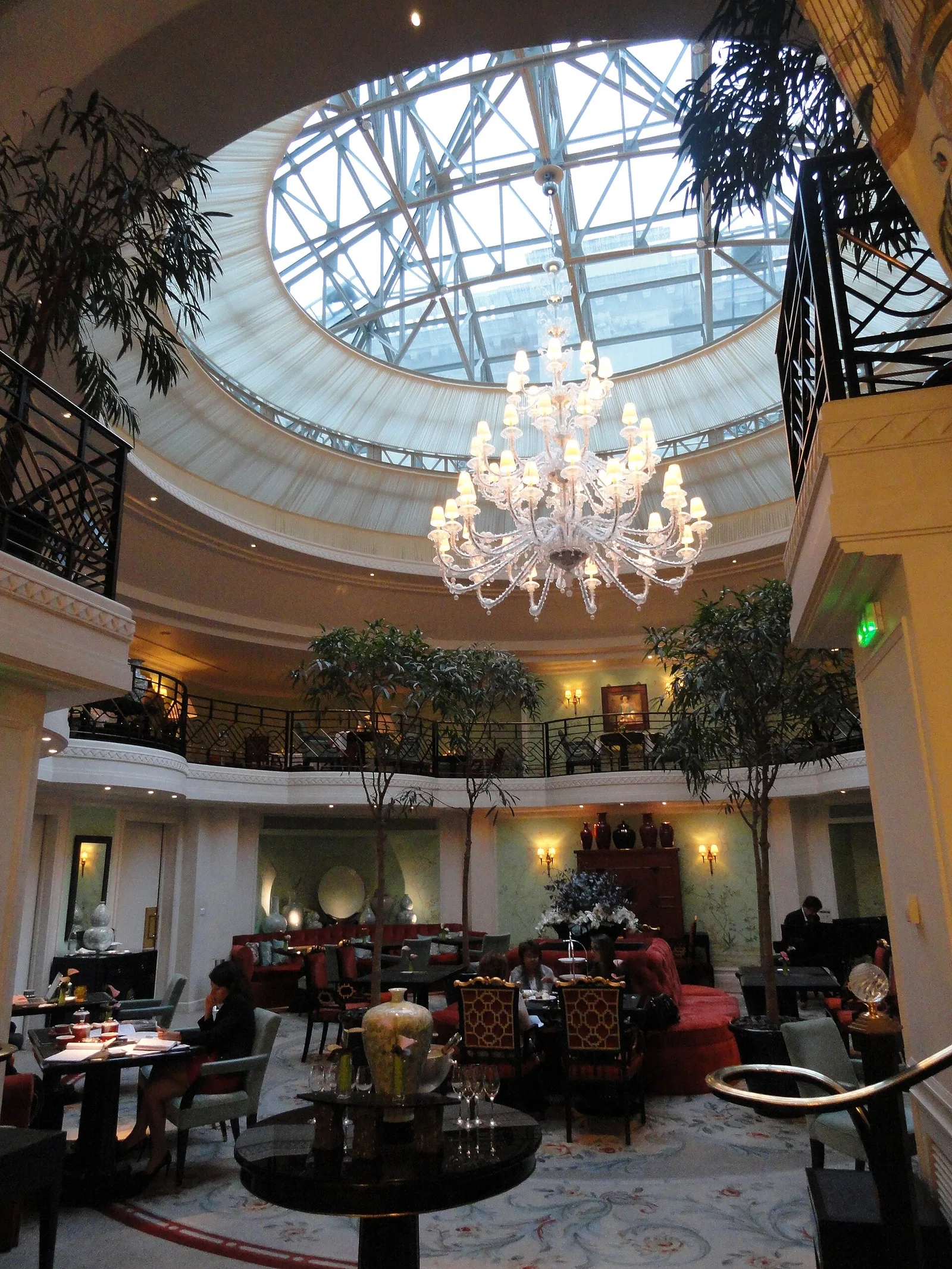 Hotel Shangri-La Paris