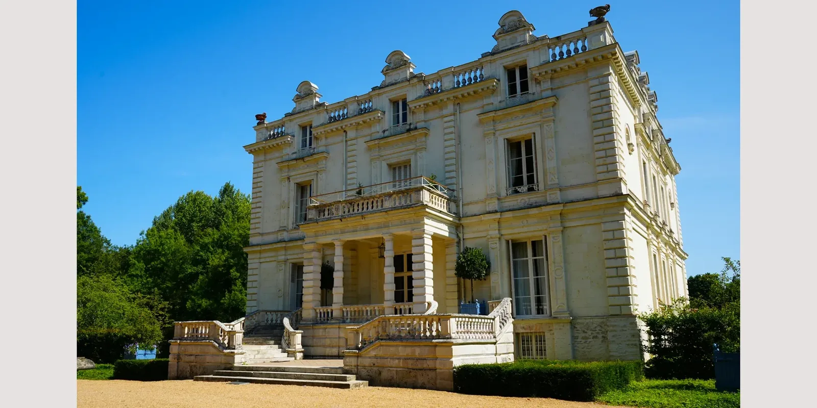 Château Petit Bijou