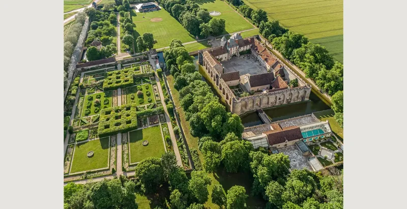 Paris Chateau