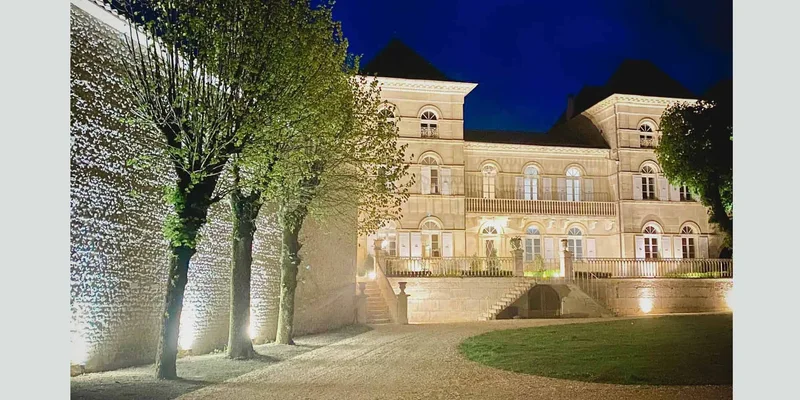 No 3 The Chateau