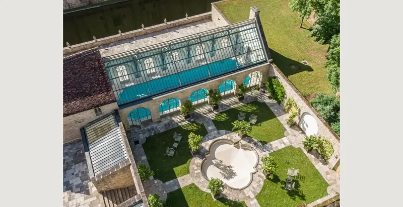 Paris Chateau