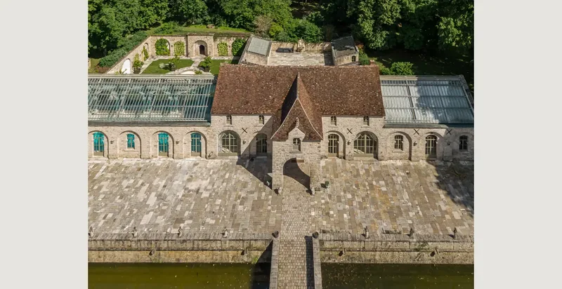 Paris Chateau