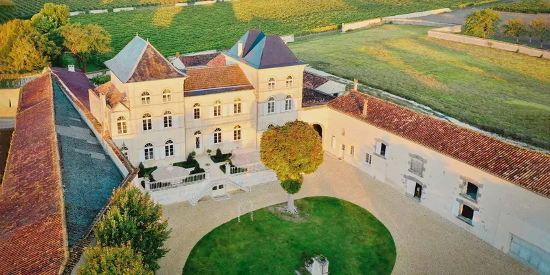 No 3 The Chateau